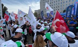 Ankara’da 1 Mayıs: TÜRK-İŞ’ten Bakanlık Önünde Emek Mesajı