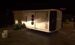 Antalya’da Otel Çalışanlarını Taşıyan Servis Devrildi: 3 Yaralı