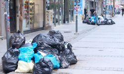 Belediye Grevi İzmir’i Etkiledi: Sokaklar Çöple Doldu