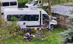 Düzce’de Trafik Kazası! İşçi Servisi Araca ve Ağaca Çarptı: 8 Yaralı