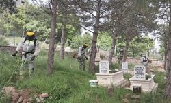Güdül'de Bayram Öncesi Mezarlıklar Temizlendi