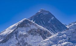İngiliz Dağcılar Everest'e 7 Günlük Hızlı Sefer Başlattı