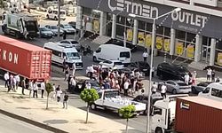 İzmir’de Otomobile Silahlı Saldırı: 3 Kişi Hayatını Kaybetti