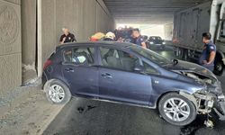 Manisa’da Lastiği Patlayan Otomobil Duvara Girdi: 3'ü Çocuk 5 Yaralı
