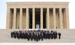 Milli Savunma Bakanı ve TSK Komuta Kademesinden Anıtkabir'e Ziyaret