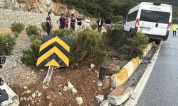 Muğla Bodrum'da Feci Kaza! Minibüs ile Otomobil Çarpıştı: 16 Yaralı