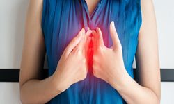 Reflü Neden Olur? Belirtileri ve Tedavisi Nedir?