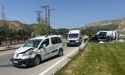 Sivas’ta Trafik Kazası! 2 Araç Çarpıştı: 3'ü Çocuk 6 Yaralı