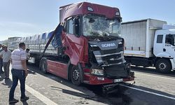 Bolu'da 4 TIR'ın Karıştığı Zincirleme Kaza Trafiği Felç Etti