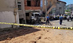 Zonguldak’ta Kontrolden Çıkan Kamyonet Garaja Daldı