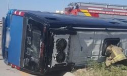 Ankara Sincan’da Otomobil ile Çarpışan Dolmuş Devrildi: 5 Yaralı
