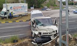 Çankırı'da Trafik Kazası! Kamyonet ile Çekici Çarpıştı: 1 Yaralı