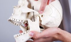 Çene Kemiğindeki Problemlerin Sebebi Osteoporoz İlaçları Olabilir