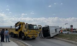Çubuk'ta Hayvan Yüklü Kamyonet ile Minibüs Çarpıştı: 3 Yaralı!
