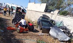 Diyarbakır’da Lastik Patladı, Otomobil Duvara Çarptı: 1 Ölü