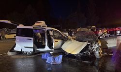 Gaziantep’te İki Araç Kafa Kafaya Çarpıştı! Ölü ve Yaralılar Var