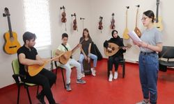 İstanbul’da Gençlere Yaz Boyu Müzik Atölyesi