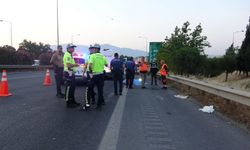 İzmir’de Bariyere Çarpan Motokurye 30 Metre Sürüklendi, Öldü