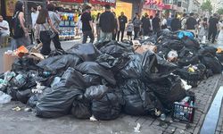 İzmir’de İşçi Grevi Şehirde Çöp Krizine Yol Açtı