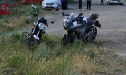 Kayseri'de Motosiklet Kaygan Yolda Devrildi: 2 Yaralı
