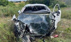 Kocaeli’nde Otomobil Şarampole Devrildi: 4’ü Ağır, 8 Yaralı