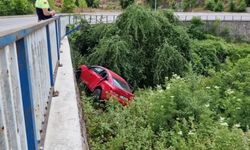 Kocaeli’nde Virajı Alamayan Otomobil Şarampole Uçtu: 4 Yaralı