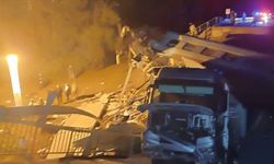 Rusya’da Facia: Köprü Çöktü, Tren Raydan Çıktı