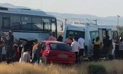 Ankara Sincan’da Ölümlü Kaza: Otomobil Minibüse Arkadan Çarptı