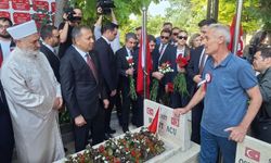 Ankara'da 15 Temmuz Şehitleri Mezarları Başında Anıldı
