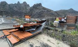Artvin’de Aniden Bastıran Fırtına Hayatı Felç Etti