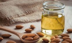 Badem Yağının Faydaları Nelerdir? Kullanım Alanları ve İçeriği