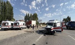 Çubuk’ta Feci Kaza: Ambulans ve Tır Çarpıştı 5 Kişi Yaralandı