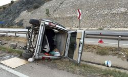 Kırıkkale-Ankara Yolunda Ölümlü Kaza: Araç Bariyere Çarpıp Devrildi