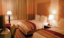 Rüyada Otel Görmek, Otele Gitmek, Otelde Kalmak, Lüks Otel ve Otel Sahibi Olmak Ne Anlama Gelir?