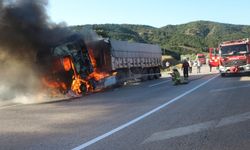 Tokat’ta Seyir Halindeki Tır Alevlere Teslim Oldu!
