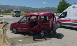 Amasya’da Hafif Ticari Araç ile Otomobil Çarpıştı: 10 Yaralı