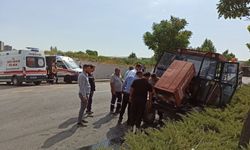 Ankara’da Kaza: Kamyonet Devrildi, Traktör 50 Metre Sürüklendi