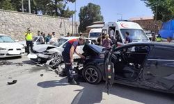 Bitlis’te Kafa Kafaya Çarpışma: 5’i Çocuk 10 Kişi Yaralandı
