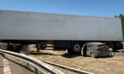Bolu’da TIR Kontrolden Çıktı: Otomobili Metrelerce Sürükledi