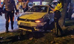 Bursa İnegöl’de Kamyonete Arkadan Çarpan Otomobil Sürücüsü Yaralandı