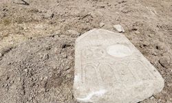 Çorum’da Haç Motifli Tarihi Mezar Taşı Bulundu
