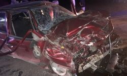 Çorum’da Otomobil ile Traktör Çarpıştı: 5 Yaralı
