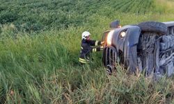 Diyarbakır Bismil'de Tur Minibüsü Yola Devrildi: 1'i Bebek 7 Yaralı
