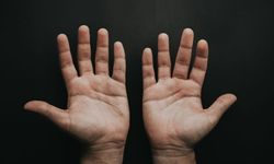 Ayrıntılı El Falı Rehberi: Ellerinizdeki Benler Neler Anlatıyor?