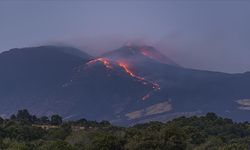 Etna Yanardağı Harekete Geçti! Lav Akıntıları Yükseliyor