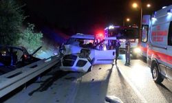 Eyüpsultan'da Feci Kaza! İki Araç Çarpıştı: 1'i Ağır 2 Yaralı
