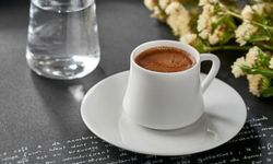Falda Böcek Görmek, Kara Fatma, Hamamböceği ve Antenli Böcek Ne Anlama Gelir?