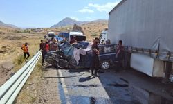 Hakkari-Van Yolunda Feci Çarpışma: 4 Ölü, 2 Yaralı