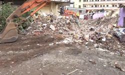 Hindistan’da Bina Çöktü: Enkaz Altında Onlarca Ölü