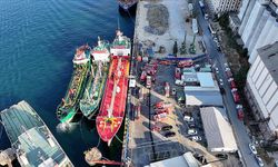 Kadıköy Limanı’nda Gemi Yangını Paniğe Neden Oldu